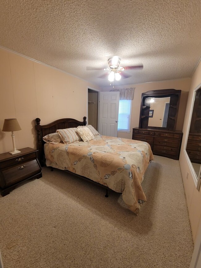 Building Photo - 5 Bedroom Beach House