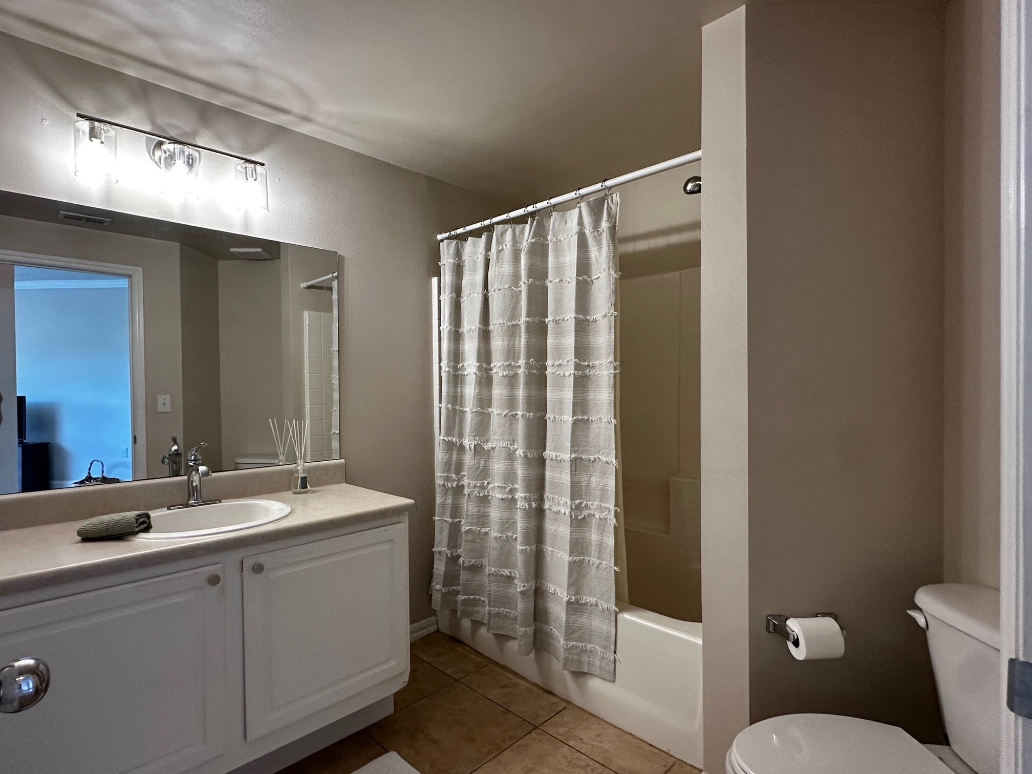 Building Photo - 5551 Bentgrass Dr