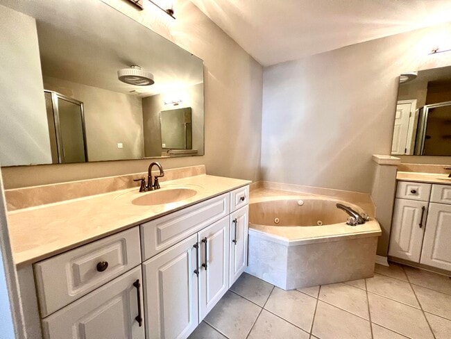 Building Photo - 1311 Treasure Cove