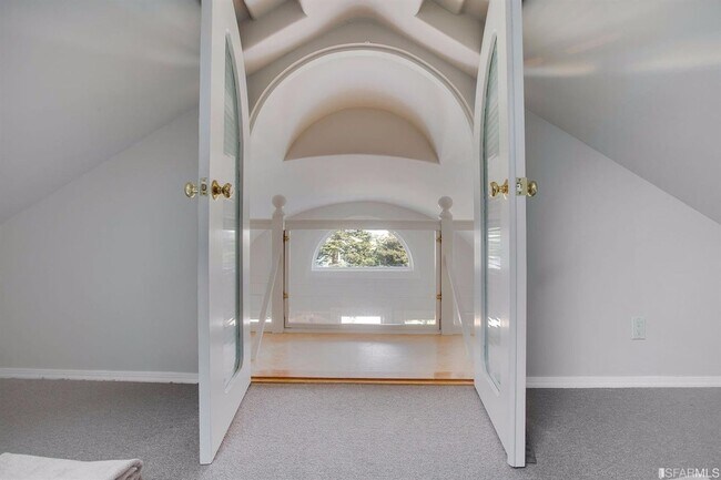 Building Photo - 226-230 Scott St