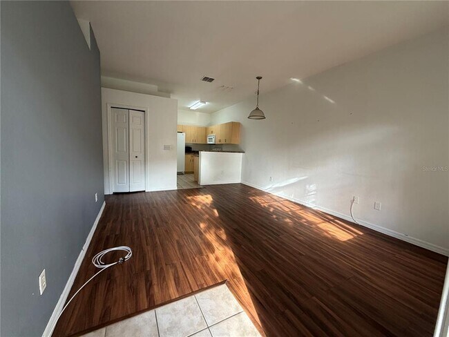 Building Photo - 353 Port Pleasant Dr