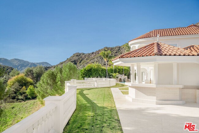Building Photo - 25665 Mulholland Hwy