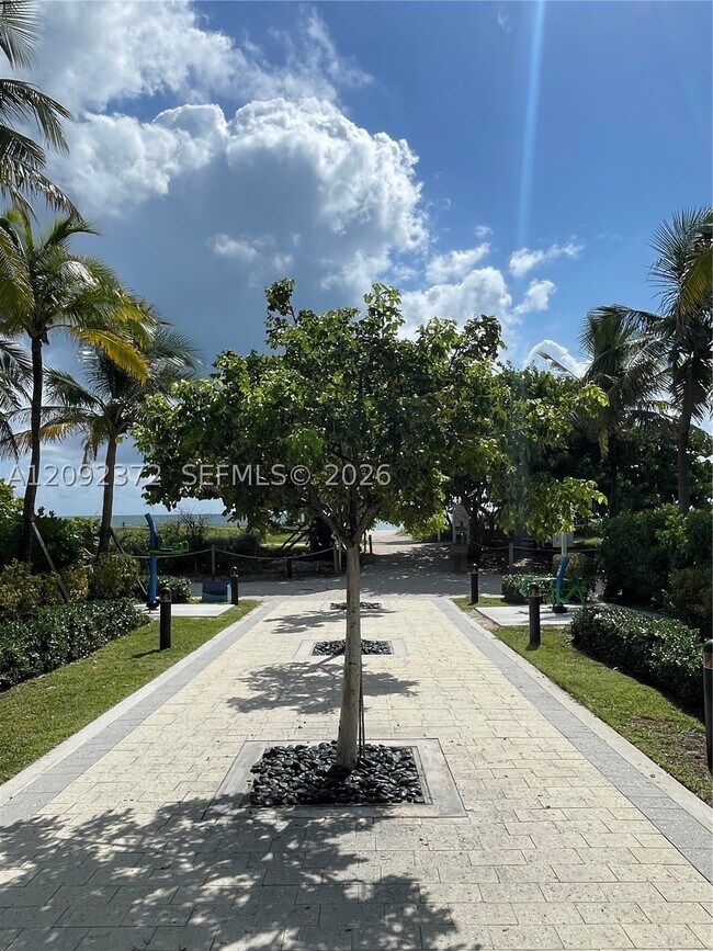 Building Photo - 9195 Collins Ave