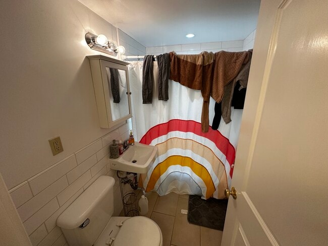 Building Photo - 27 Glenville Ave