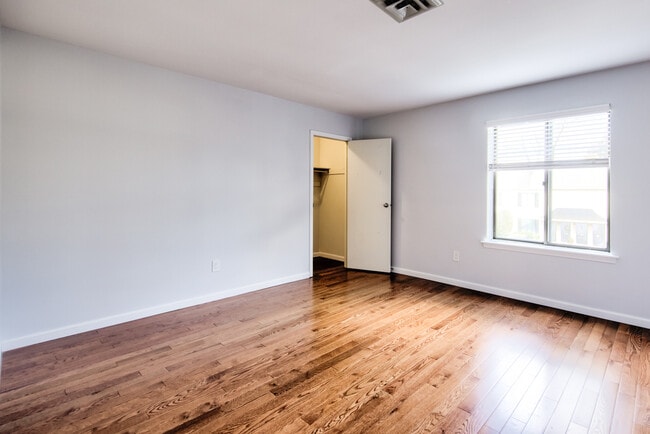 Building Photo - 411 W Conestoga Rd