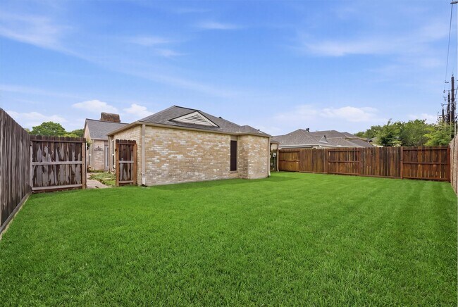 Building Photo - 2513 Country Club Blvd