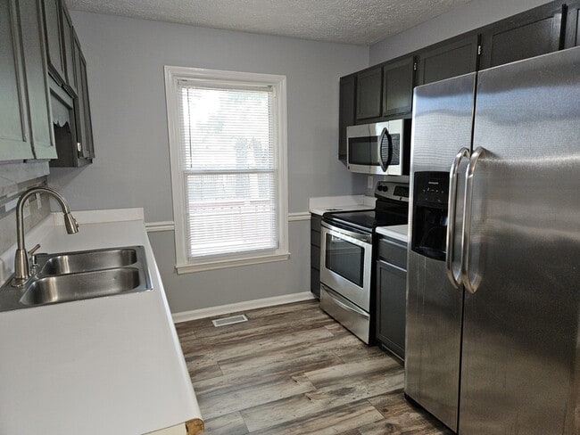 Building Photo - 1591 Hazelcrest Dr