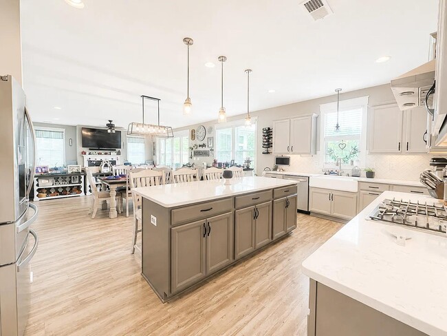Building Photo - 711 Torridon Ln