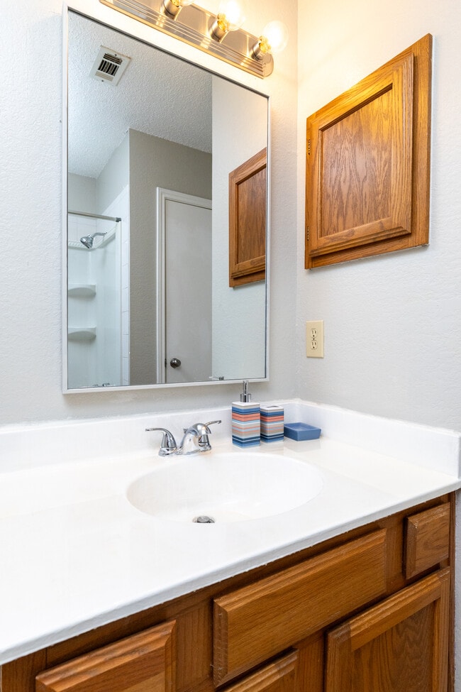 Building Photo - 2700 Ansley Ct