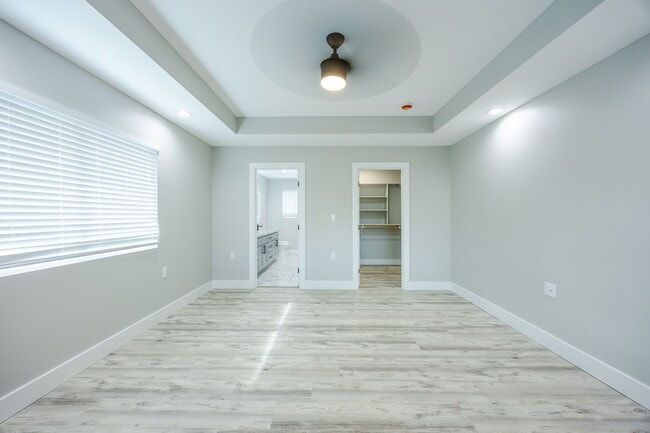 Building Photo - New modern studio with one bath