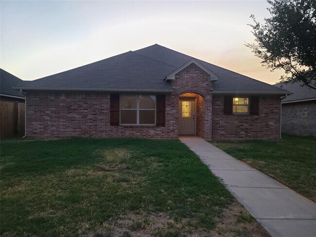 Building Photo - 1110 Avendale Dr