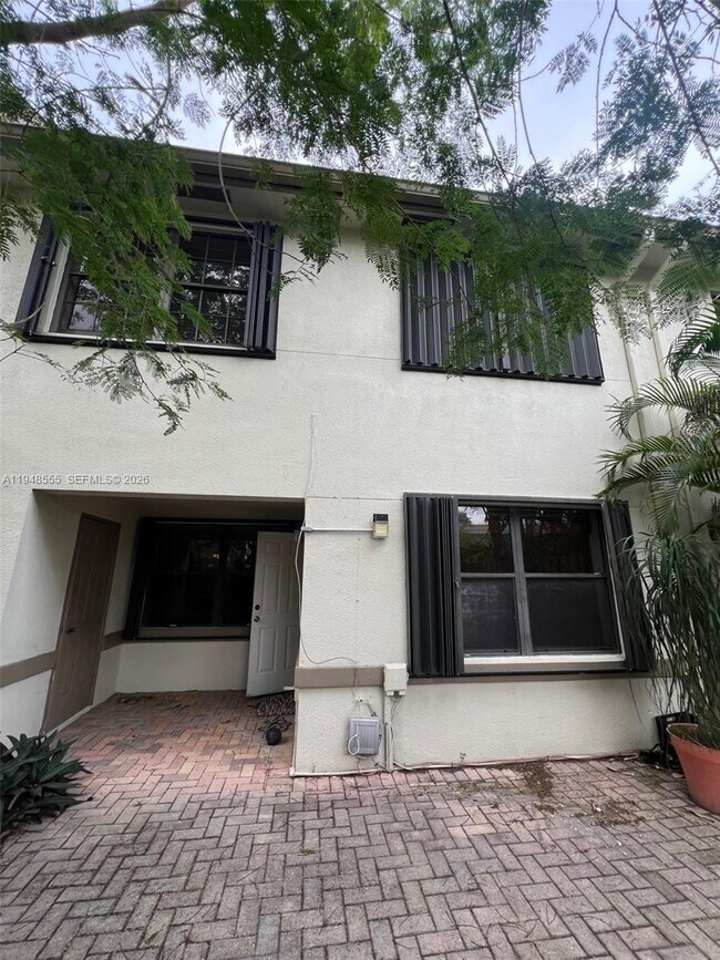 Building Photo - 252 City View Dr