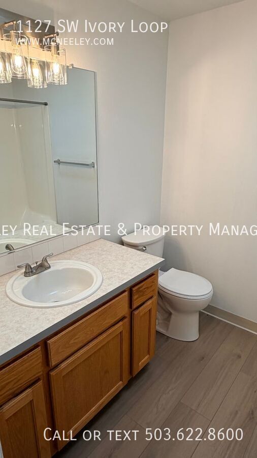 Building Photo - 1127 SW Ivory Loop