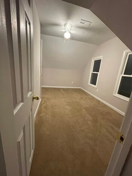 2nd bedroom (upstairs ) - 9224 Robin Rd