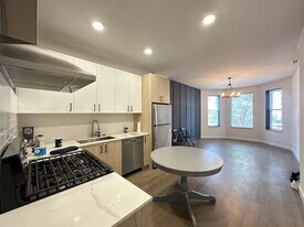 Building Photo - 841 N Mozart St