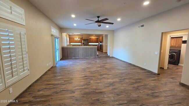 Building Photo - 9658 W Pinnacle Vista Dr