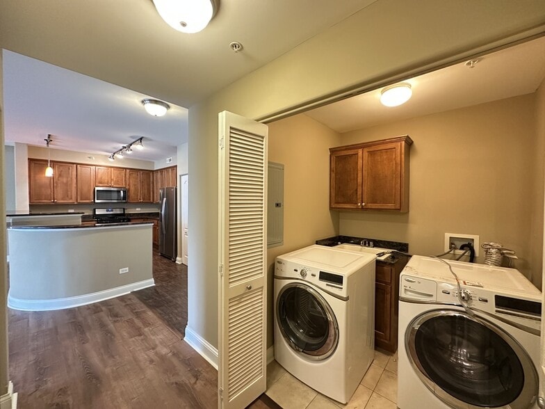 Building Photo - 2 Itasca Place