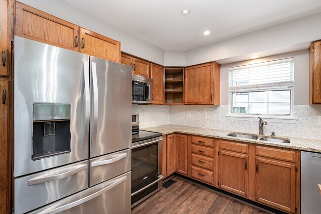 Building Photo - Charming One-Level Home in Quiet Cul-de-Sa...