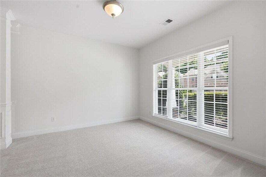 Building Photo - 3320 Pebble Ridge Ln