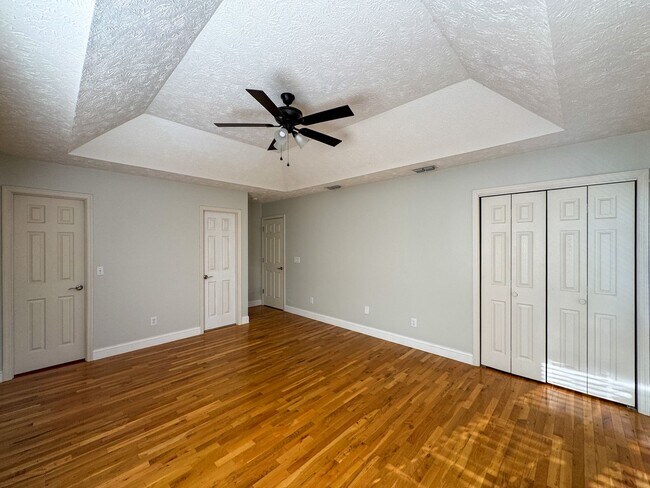 Building Photo - Charming 4 Bed, 2.5 Bath Home in King's Grant