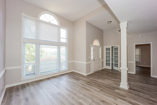 Building Photo - 12 Sleepy Hollow Ct