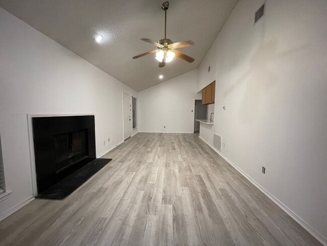 Building Photo - 2422-2424 Sherry Street