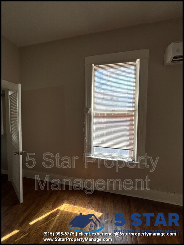 Building Photo - 1114 El Paso St