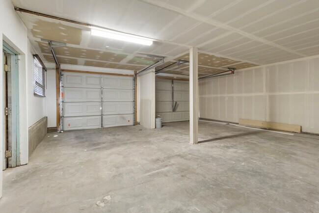 Building Photo - 4822 S M St