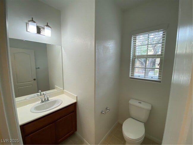 Building Photo - 10436 Yew Blossom Ave