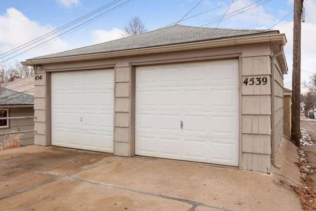Building Photo - 4541 Bloomington Ave