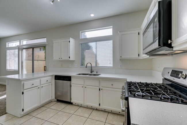 Building Photo - Beautiful remodeled 3 bedroom 2-story home...