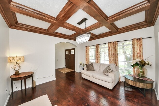 Building Photo - 922 Bayhill Dr