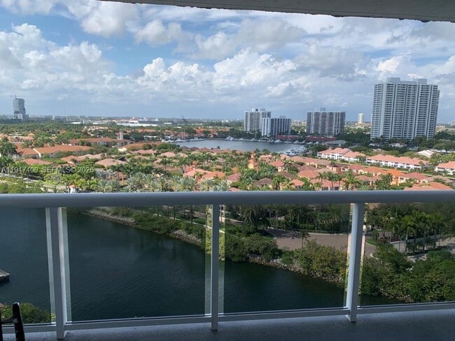 Building Photo - 20505 E Country Club Dr