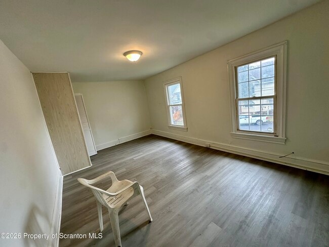 Building Photo - 6 Magnolia Ave