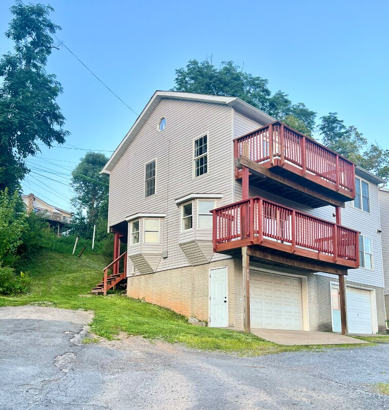 Building Photo - 950 Perdue St
