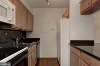 Building Photo - 1808 Old Meadow Rd