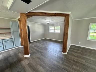 Building Photo - 203 N Lake Dr