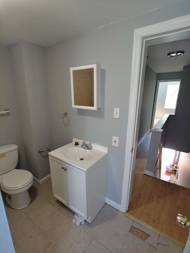 Building Photo - Gorgeous Point Breeze 2 bedroom house-