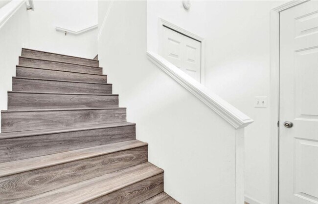 Building Photo - 7869 Ambassador Dr