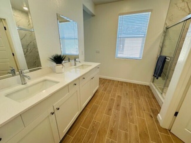 Building Photo - $500 Move In Bonus $2,850 Clovis & Shepherd 4 Bedroom Home, Solar Panels, New Construction - Plum...