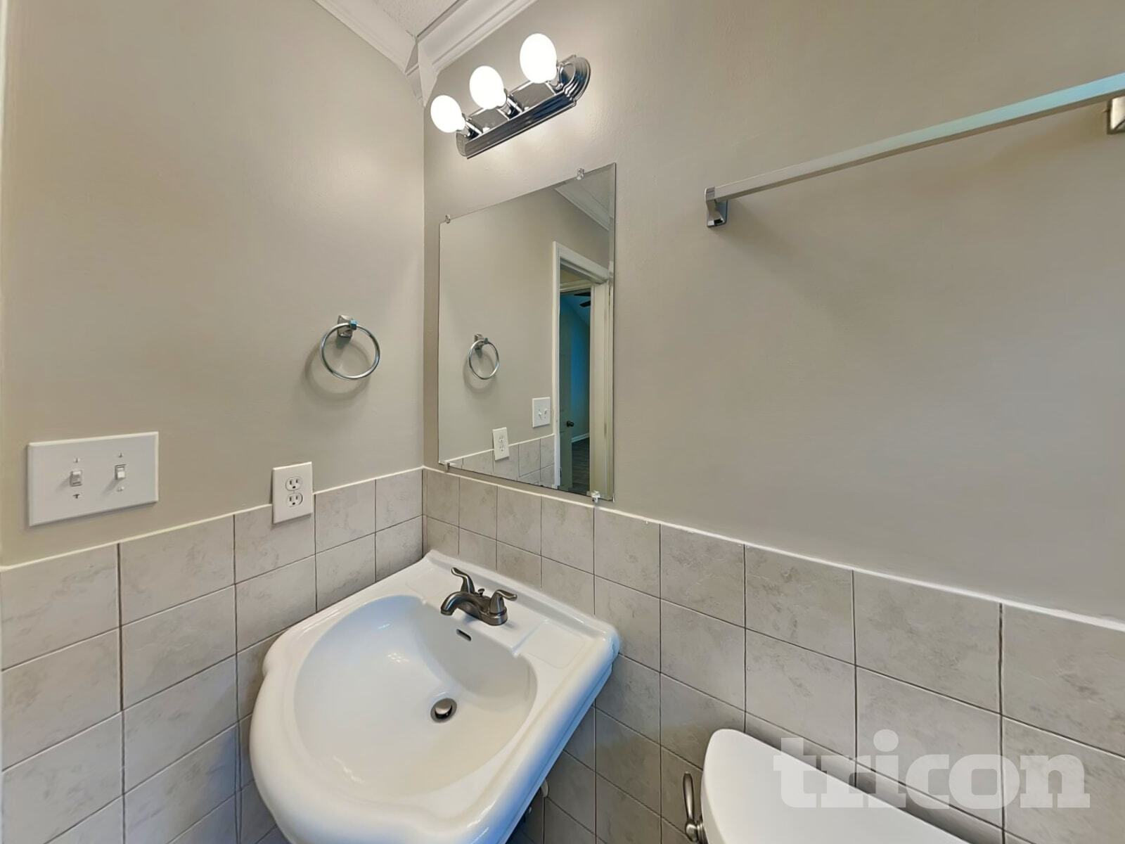 Building Photo - 3617 Rosedown Dr