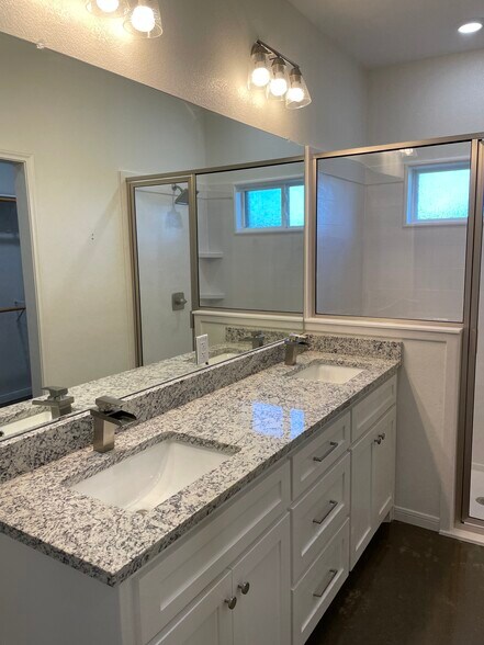 Building Photo - 706 Tower Mill Ct