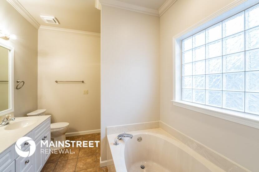 Building Photo - 2208 Spaulding Pl