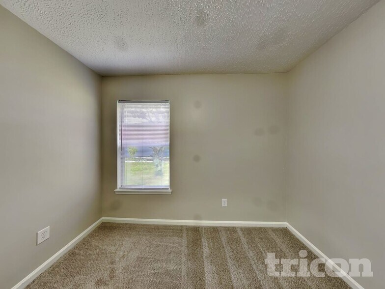 Building Photo - 883 Oak Arbor Cir