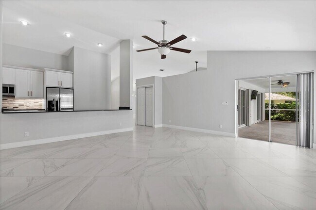 Building Photo - 15575 Woodmar Ct