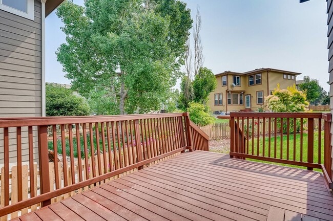 Building Photo - Gorgeous light and bright home in desirable Hearth neighborhood
