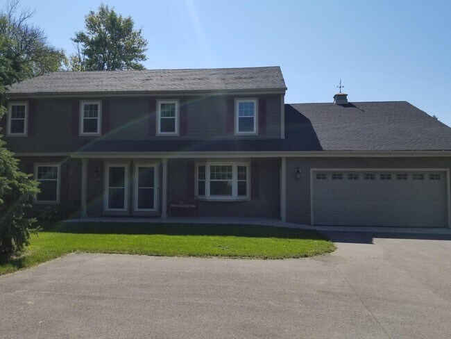 Primary Photo - 131 E Brown Deer Rd