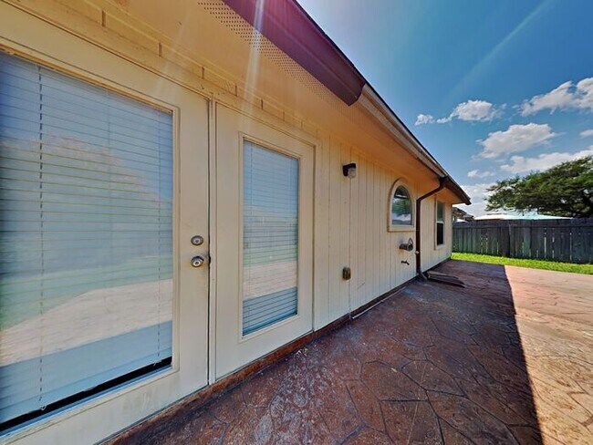 Building Photo - *No App Fee.*$1,000 off First Month* move ...