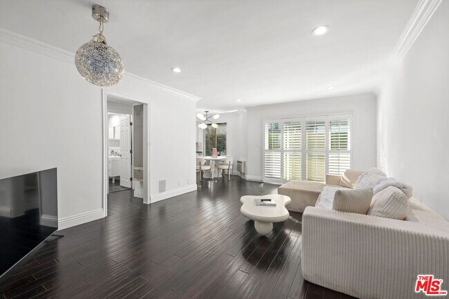 Building Photo - 11646 Chenault St