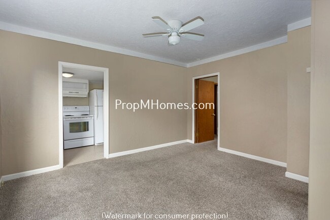 Building Photo - Charming One Bedroom Plus Office/Den In SE Portland!